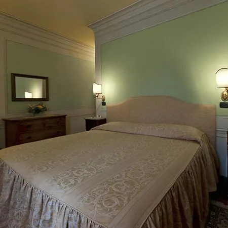 Lammari Sleeps 27 Pool Air Con Wifi Piaggiori